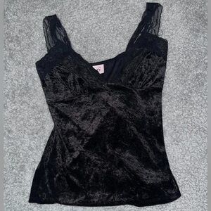 6 degrees discontinued 90s/2000s brand gothic black velvet and lace cami top